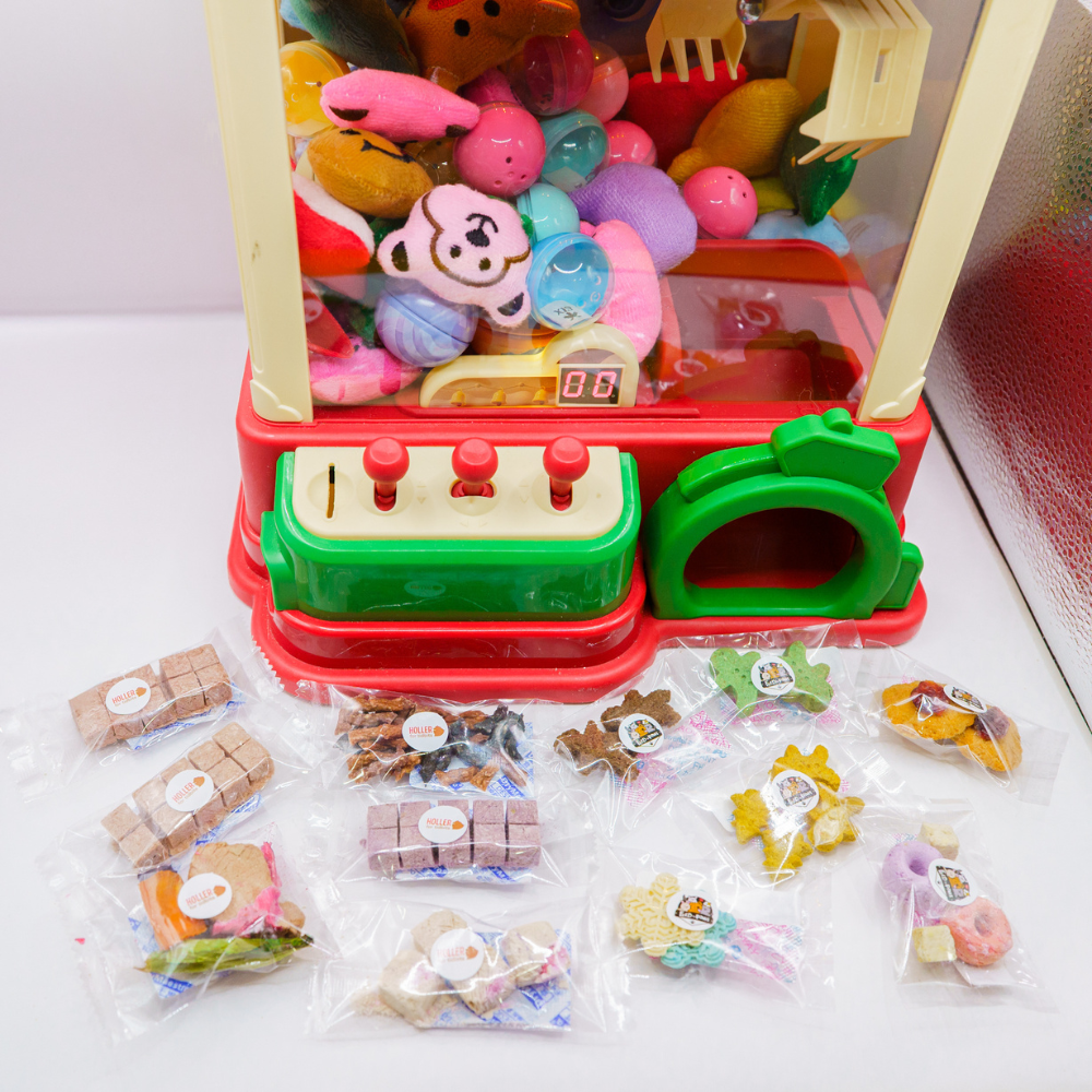 JINGLE CLAWS (free shipping!) — A Christmas Treat Claw Machine (Holler For Tidbits x Feed My Paws)