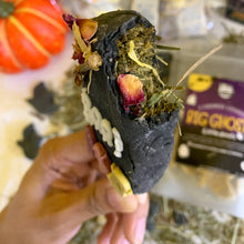 Load image into Gallery viewer, Halloween Popsicle! (For Rabbits &amp; Guinea Pigs)
