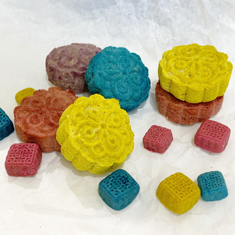 FREEZE-DRIED [COOKED] PORK & CHEESE MOONCAKES (with MINI mooncake cookies!)